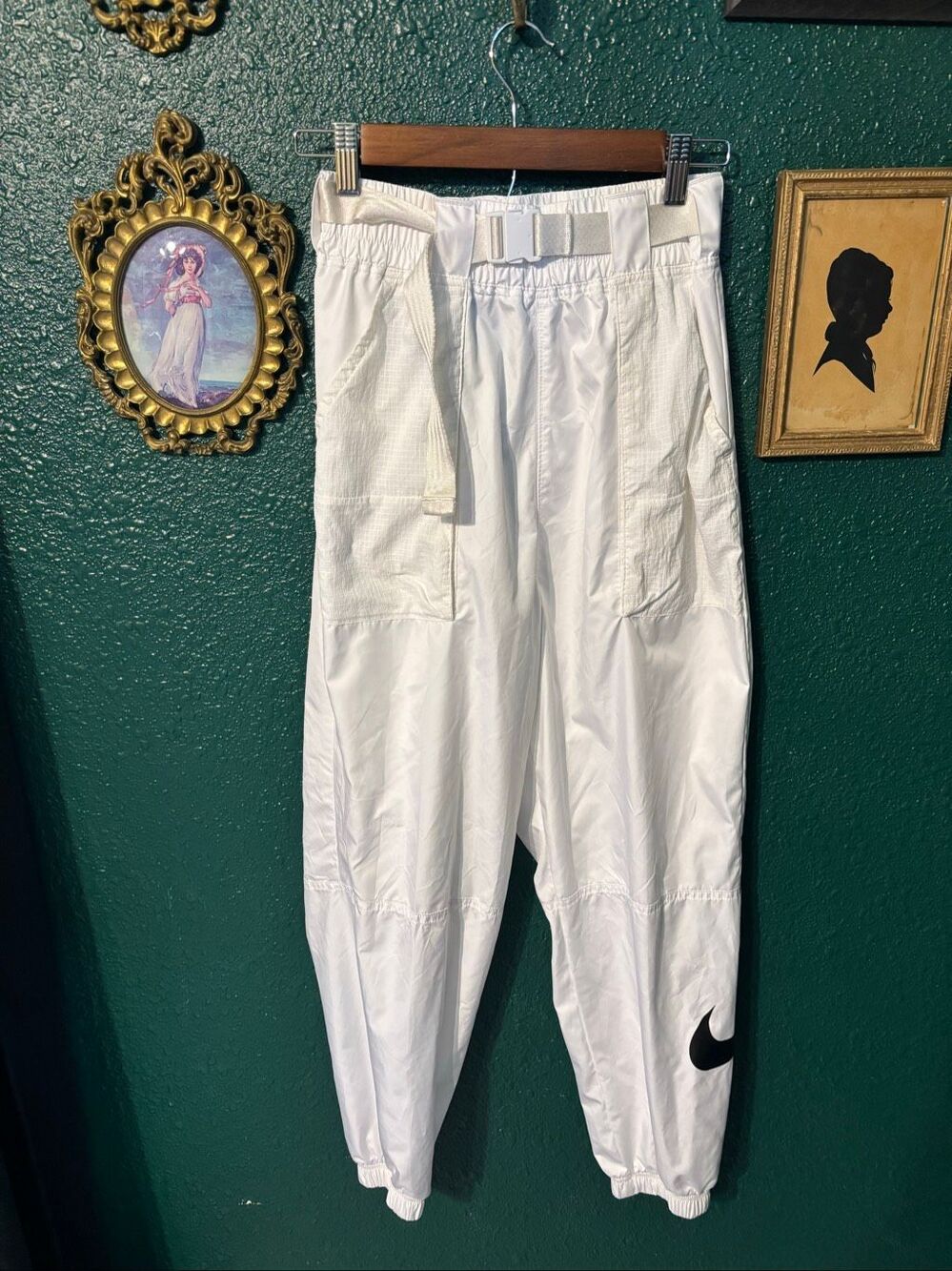 Nike Sportswear Womens Medium Swoosh Tapered Jogger Pants White Black